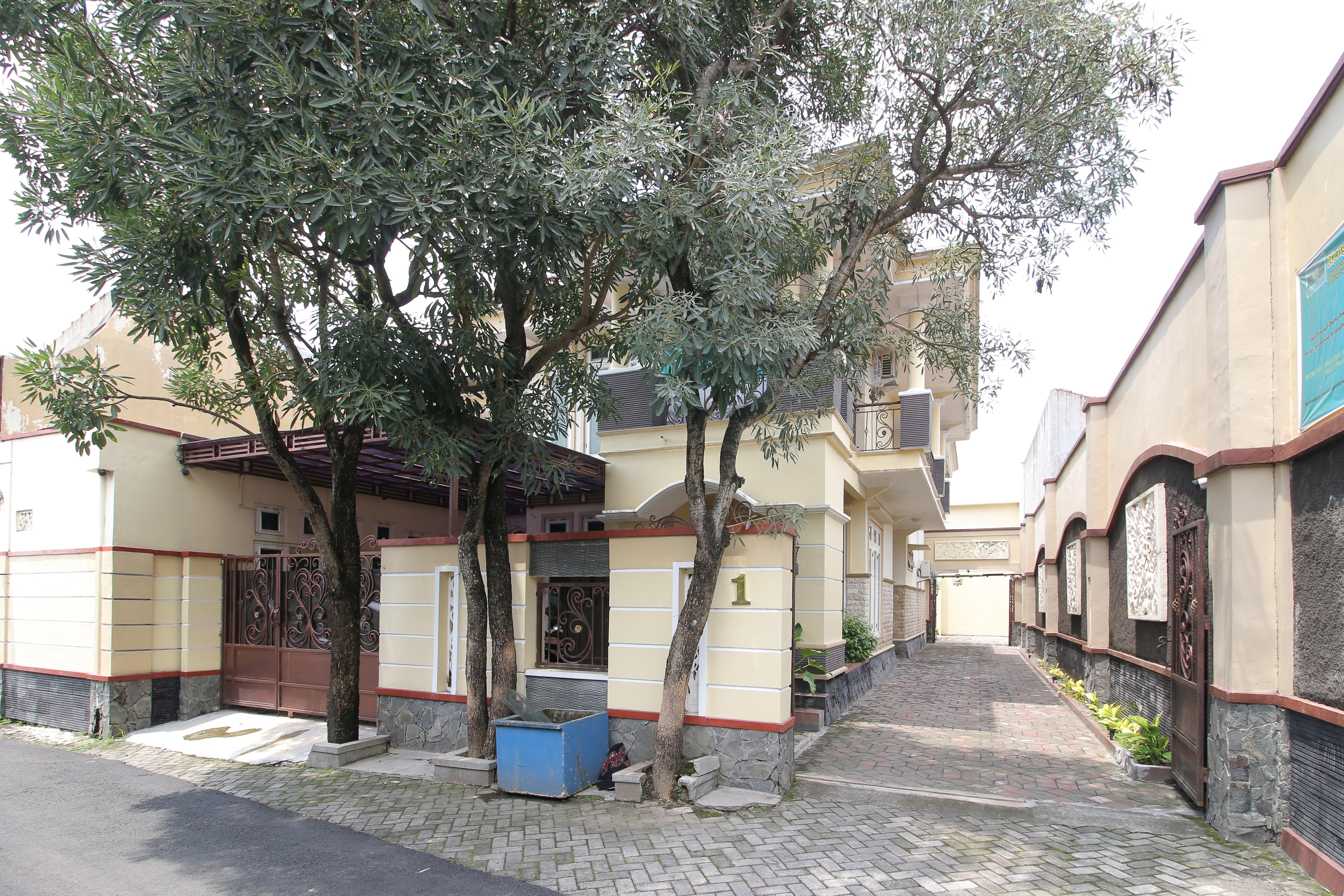 Reddoorz Plus Near Stie Ykpn Maguwo Dış mekan fotoğraf
